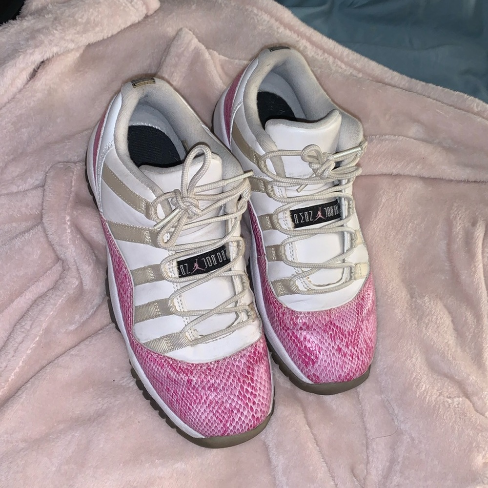 Nike Air Jordan 11 XI Retro Low Pink Snake Skin